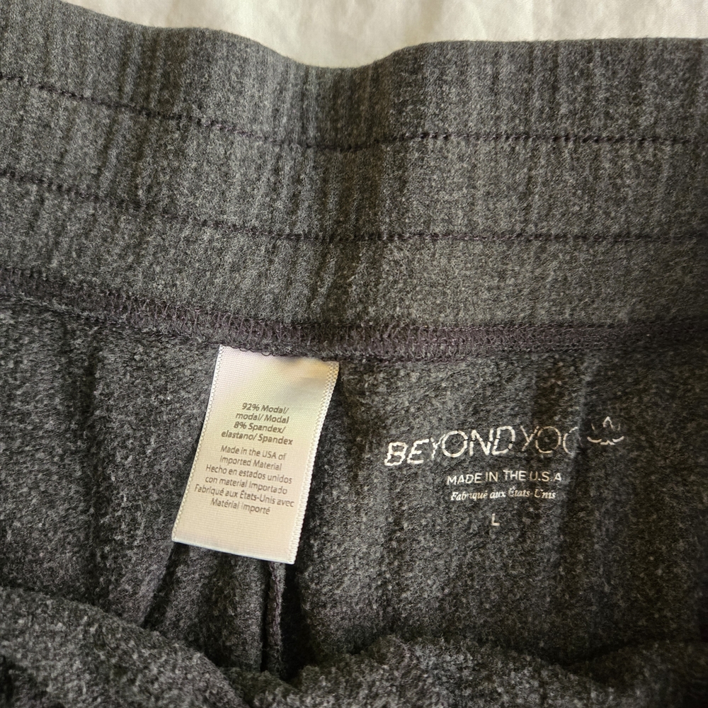 Beyond Yoga Dark Gray Ripped Knee Joggers Drawstring Waist Hip Pockets EB2 - Picture 2 of 8